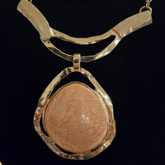 Elegant Pendant Necklace - Picture 2 of 5